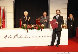 Salvador Broseta recogiendo el premio el año pasado.