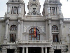 ayuntamiento valencia. banderas a media asta