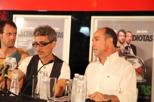 Los dos actores que protagonizan la obra teatral