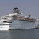 Un crucero en las aguas del puerto de Valencia