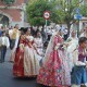 La comitiva de la procesión pasando por la plaza del Mercat/j. peiró