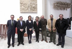 La consellera durante la visita al gremio de artistas fallero de Valencia/gva