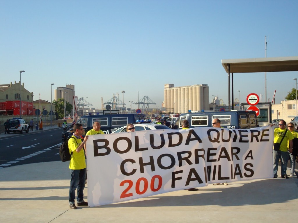 Trabajadores de la Unión Naval de Barcelona en las instalaciones de Valencia el año pasado