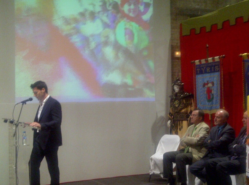 El periodista Rafa Comín pronuncia el pregón de los moros y cristianos del Marítimo