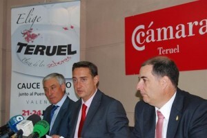 Los responsables de la Cámara y turísticos de Teruel en la presentación de las actividades previstas 