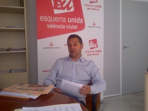 Amadeu Sanchis durante la entrevista con VLCCiudad en su despacho del ayuntamiento/VLCCiudad