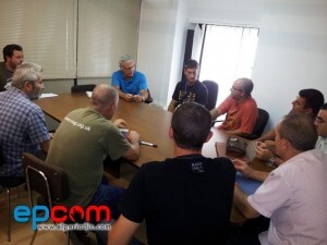 Joan Ribo durante una reunión con el comité de empresa de la EMT Joan Ribo durante una reunión con el comité de empresa de la EMT