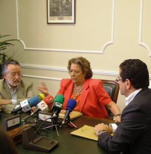 La alcaldesa durante la comparecencia de hoy entre Alfonso Grau y Jorge Bellver