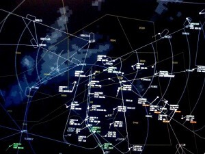 Pantalla de radar del Centro de Control de Torrejón la pasada noche.Controladores aéreos