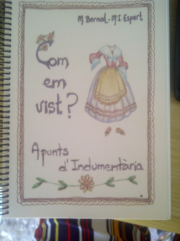 Portada libro sobre indumentaria y folclore/vlcciudad