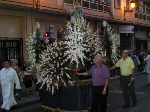 El paso de la Virgen de los Ángeles durante la procesión/vlcciudad