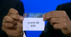 La papeleta con el nombre del Levante U.D. en el sorteo de hoy en Montecarlo de la Europa League