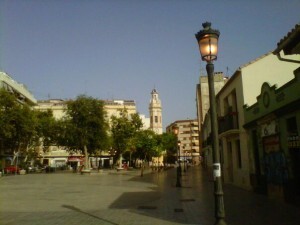 Farolas encendidas en la plaza de Patraix/aa.vv.