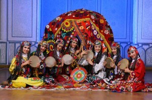 Componentes del grupo procedente de Uzbekistán/fed. folclore c.v.