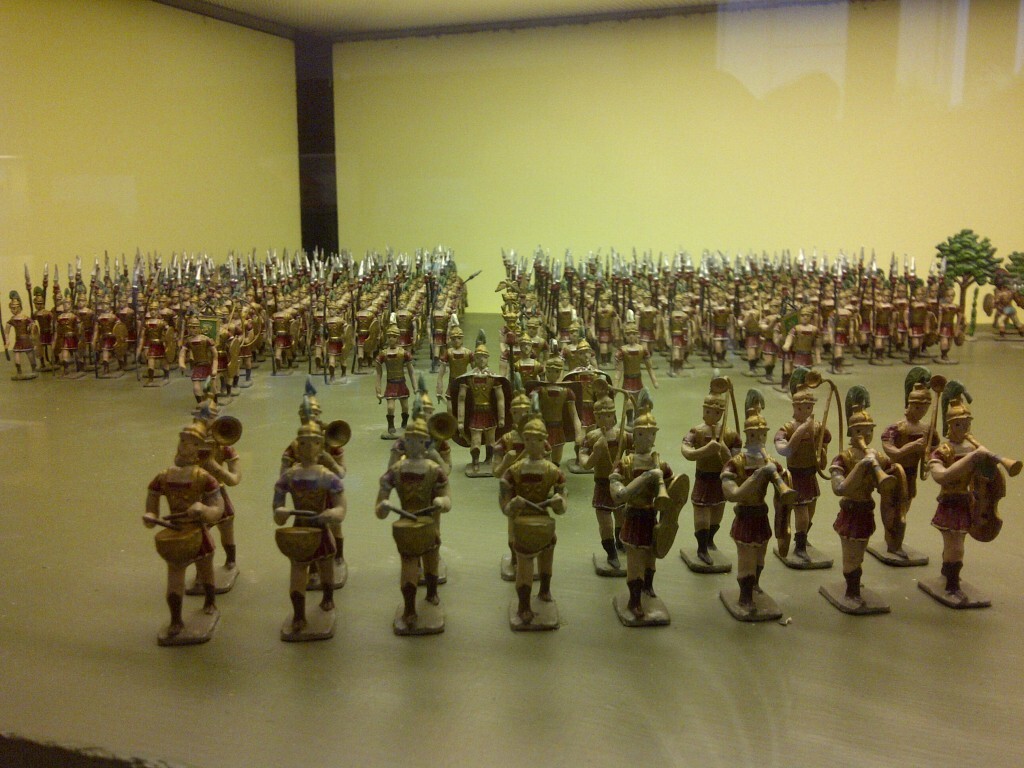 Un diorama con una escena de la batalla de soldados romanos en el museo/vlcciudad