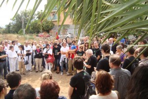 El presidente de la AAVV de Benimaclet, Antonio Pérez, dirige unas palabras al público en el acto de los huertos/aavv benimaclet El presidente de la AAVV de Benimaclet, Antonio Pérez, dirige unas palabras al público en el acto de los huertos/aavv benimaclet