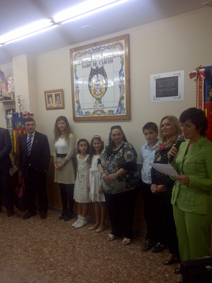 Las Falleras Mayores de Linterna en el acto inaugural del casal/vlcciudad