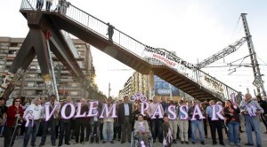 Protestas ciudadanas exigiendo mejoras en la pasarela/e.p.