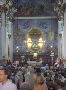 Interior de la iglesia del Pilar del barrio de Velluters de Valencia/vlcciudad