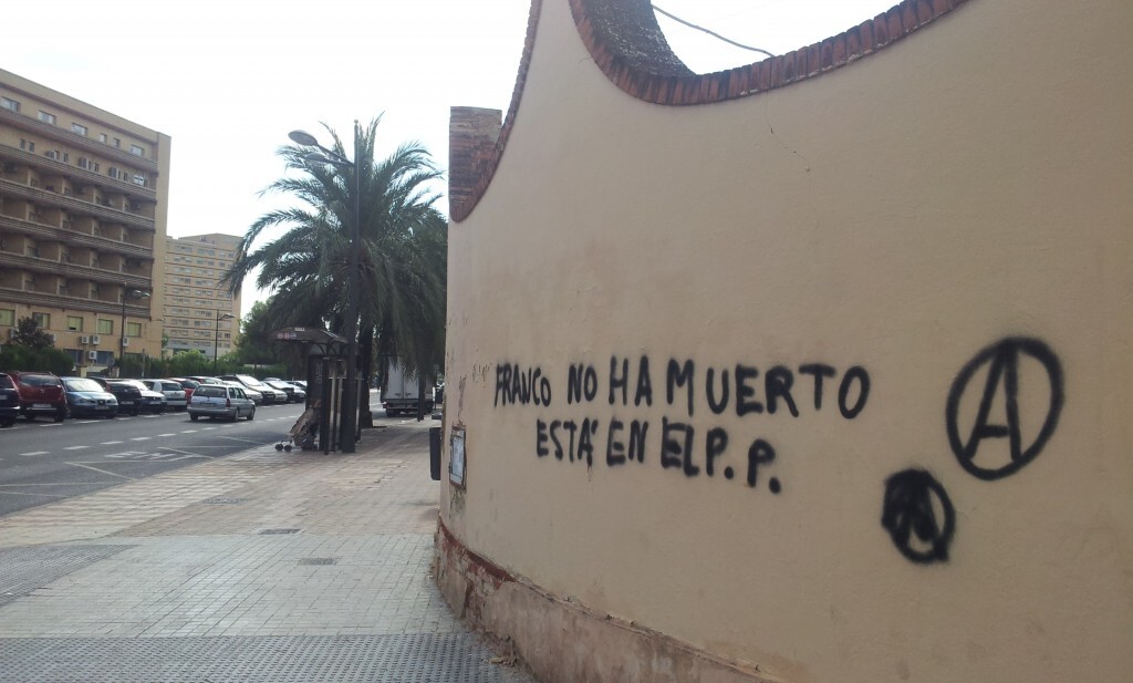 La fachada de la conselleria con la pintada/grmh