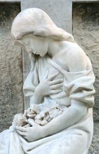 Una de las esculturas del cementerio general/manolo guallart Una de las esculturas del cementerio general/manolo guallart