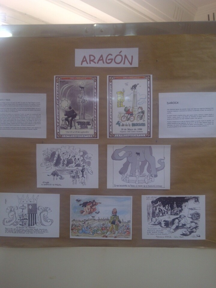 La exposición está formada por una veintena de paneles sobre Mingote/vlcciudad