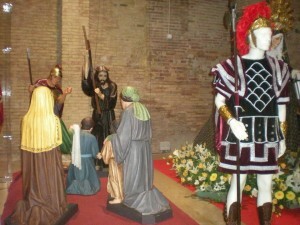 Las figuras del grupo escultórico de Los Longinos en el Museo/longinos