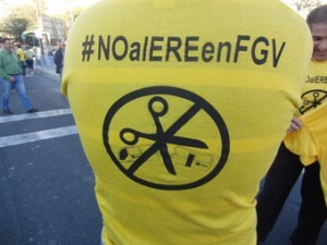 Un trabajador de FGV porta una camiseta contra el ERE/cc.oo. pv Un trabajador de FGV porta una camiseta contra el ERE/cc.oo. pv
