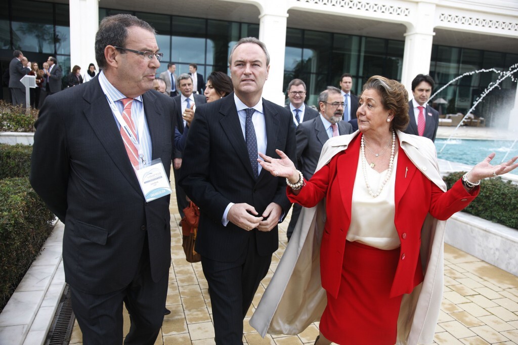 El presidente de la confederación de hoteles, el presidente de la Generalitat y la alcaldesa Barberá/ayto vlc