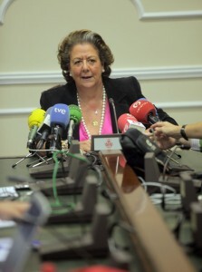 Barberá durante la rueda de prensa a la que asistieron numerosos medios de comunicación/ayto vlc