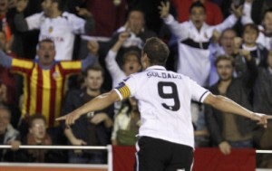 Roberto Soldado levantó a Mestalla entera de sus asientos con un grandísimo gol, el 1-0