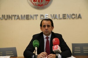 El presidente de la EMT Alberto Mendoza anuncia las nuevas tarifas de la EMT de 2013/ayto vlc El presidente de la EMT Alberto Mendoza anuncia las nuevas tarifas de la EMT de 2013/ayto vlc