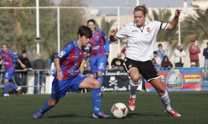 Alba en una jugada del encuentro jugado contra el Barcelona/jorge ramirez
