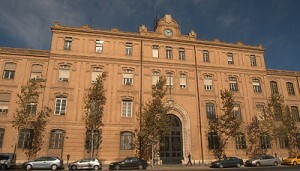 Fachada del edifico del ayuntamiento en el antiguo recinto de Tabacalera/ayto vlc Fachada del edifico del ayuntamiento en el antiguo recinto de Tabacalera/ayto vlc