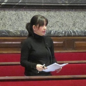 Rosa Albert en el pleno del pasado viernes en el ayuntamiento/eu