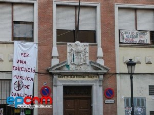 Fachada del colegio Teodoro Llorente