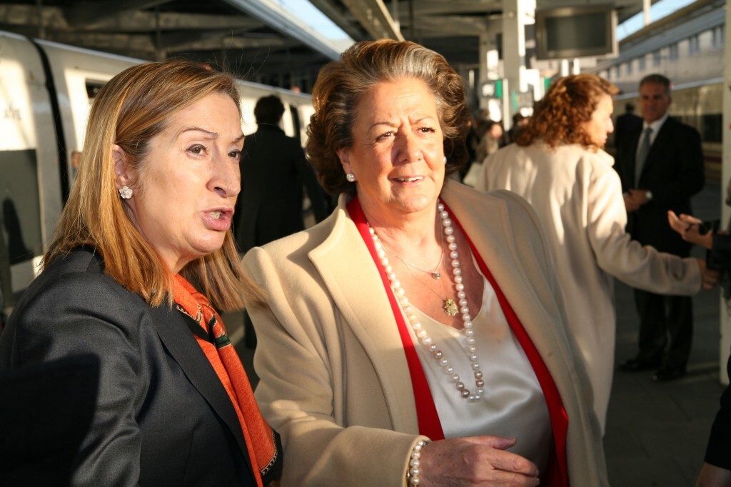 La Ministra Pastor y la alcaldesa en la Estación del AVE Joaquin Sorolla/ayto vlc