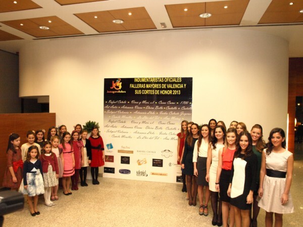 Entrega de los segundos trajes de las Falleras Mayores 2013