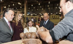Las Falleras Mayores de Valencia y el edil de Fiestas en la visita inaugural de Expojove/isaac ferrera Las Falleras Mayores de Valencia y el edil de Fiestas en la visita inaugural de Expojove/isaac ferrera