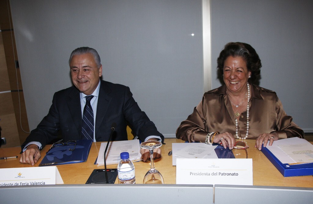 El presidente de la Feria, Alberto Catala, y la alcaldesa, Rita Barberá, en la reunión del patronato/pepe sapena