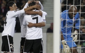 Los jugadores blancos celebran con Jonas el único gol en un partido que no pasará a la historia/vlc lázaro de la peña Los jugadores blancos celebran con Jonas el único gol en un partido que no pasará a la historia/vlc lázaro de la peña