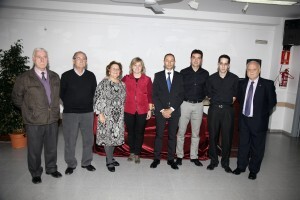 Los premiados con la presidenta de la junta, Ana Albert/ Los premiados con la presidenta de la junta, Ana Albert/