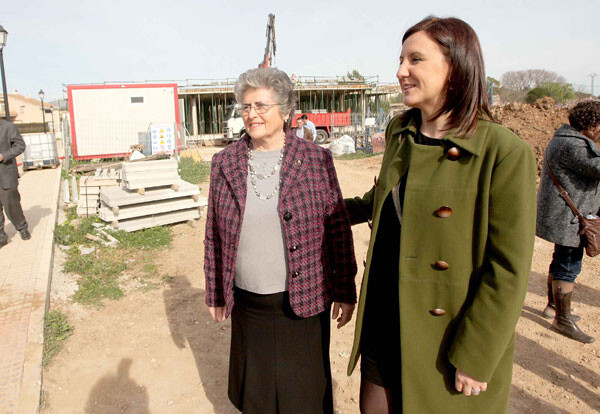 María José Catalá, ante uno de los 10 nuevos colegios que Educación construye en la Comunitat