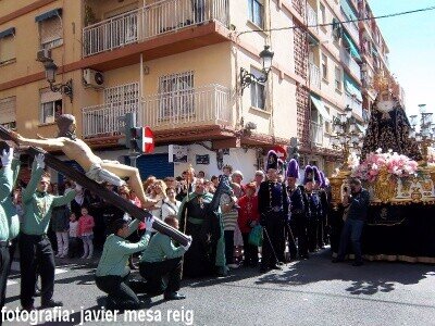 El Cristo de la Buena Muerte realiza el encuentro con la Dolorosa en el Grao/javier mesa