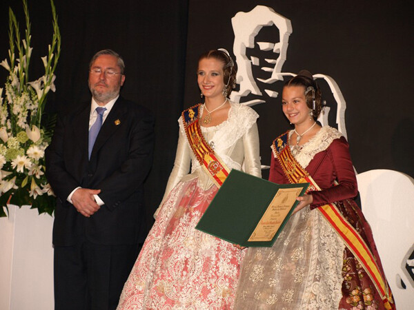 Las Falleras Mayores de Valencia 2013 recibieron el Ninot D'Or 2013.