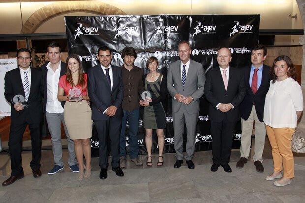 Alberto Fabra en la entrega de los premios a emprendedores