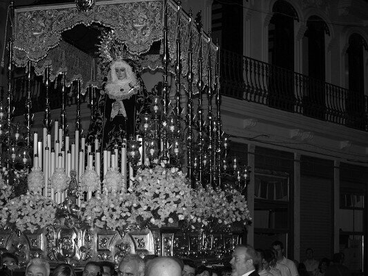 La imagen, con el palio, la corona y el anda restauradas. Foto: Artur Part