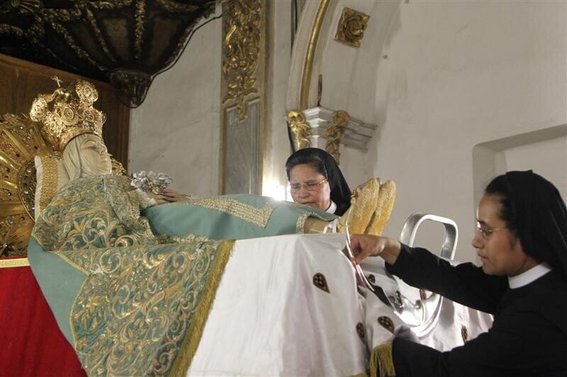 Carro-Virgen-Peiro-press04 (Medium)