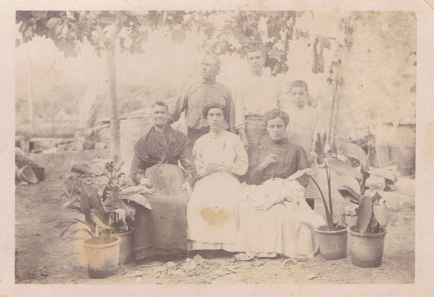 Familia de la Vuelta del Ruiseñor. Año 1900. A. P. R. S.