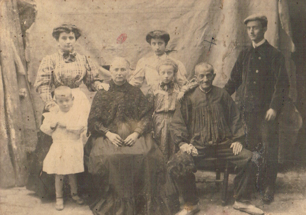 Familia de la huerta de Rascanya. Ca. 1910. A. P. R. S.